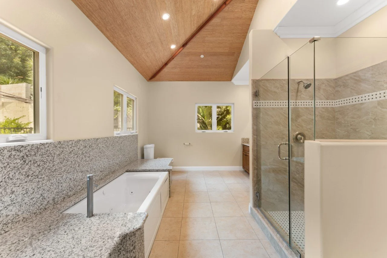 24-BAPR-DSC02705 (Custom).jpg