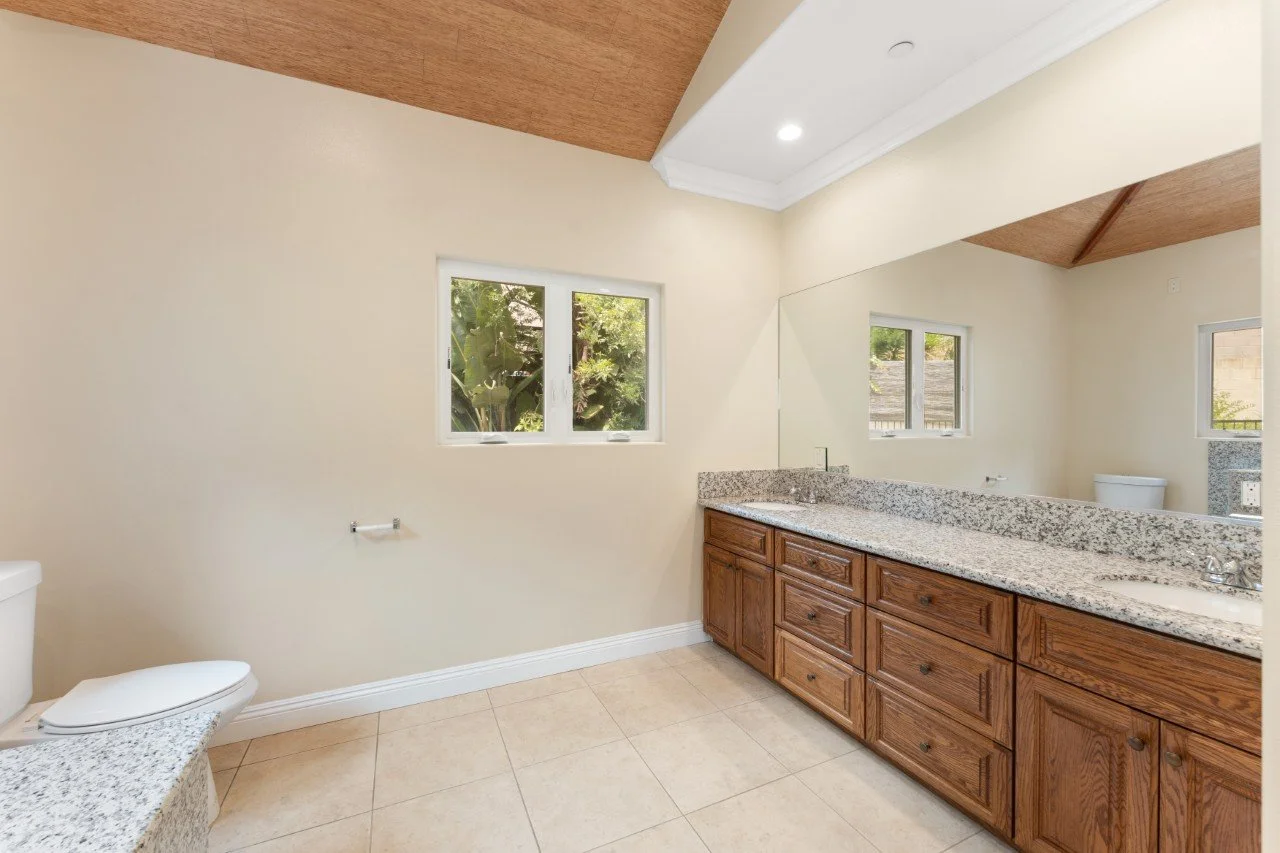 25-BAPR-DSC02710 (Custom).jpg