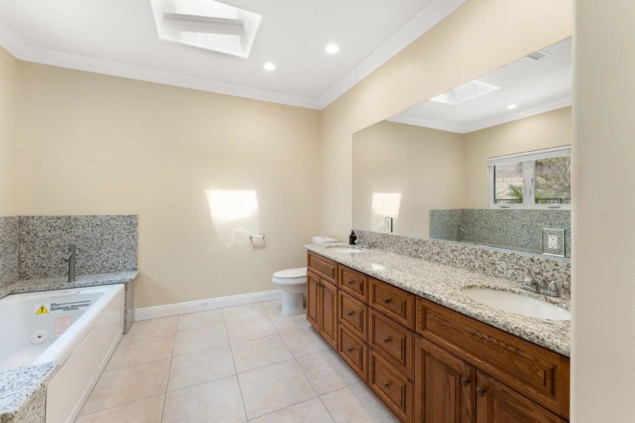 33-BA2-DSC02645 (Custom).jpg