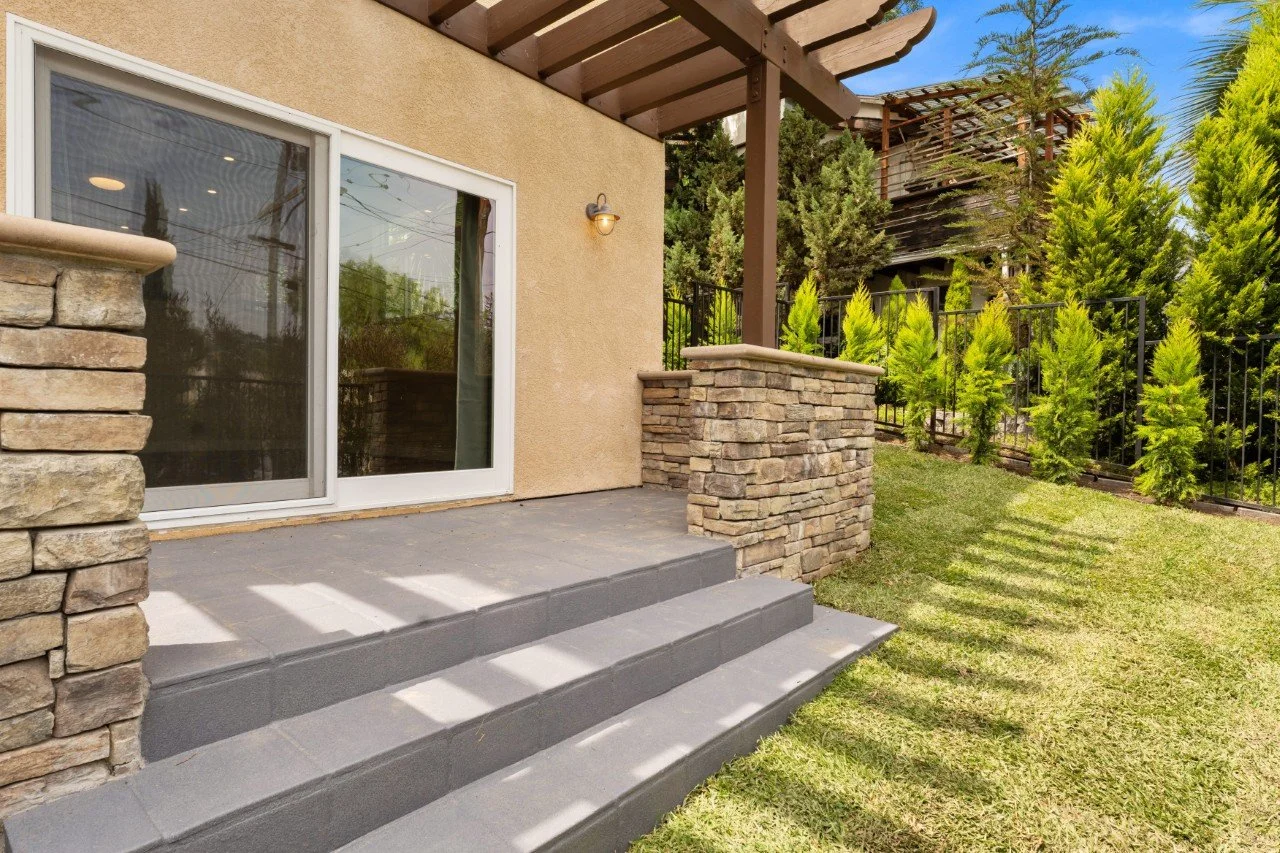 39-PatioFront-DSC02749 (Custom).jpg