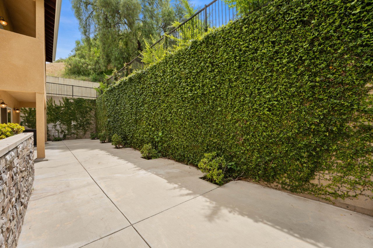 42-Rear1-DSC02795 (Custom).jpg