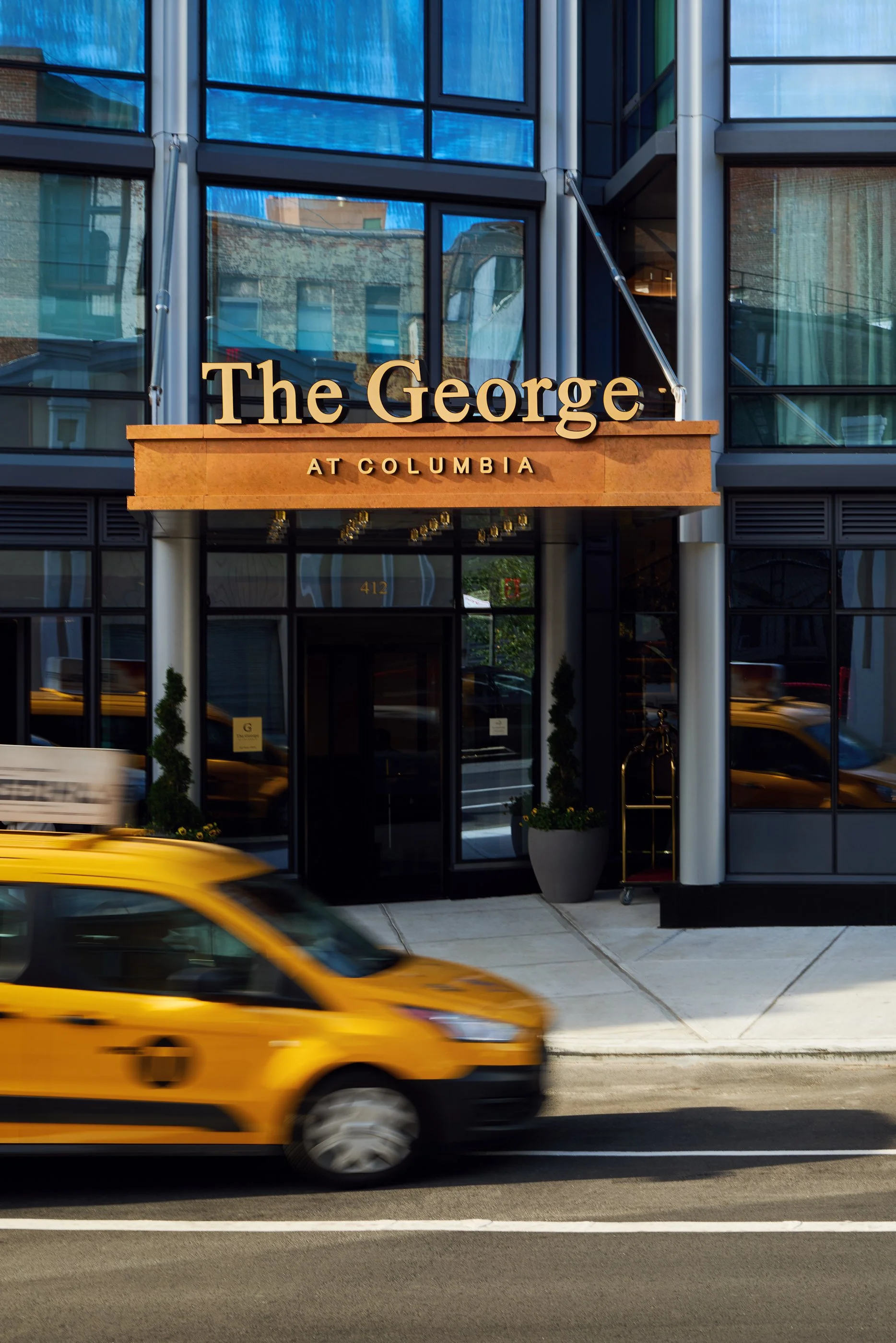 Hilton_Tapestry_TheGeorge_Scene_Exterior-6232.jpg