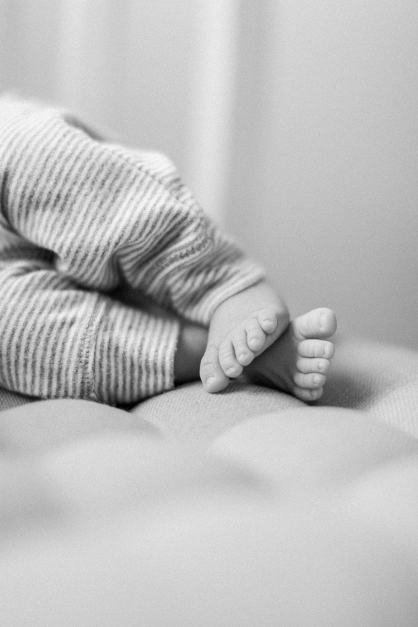 newborn-toes.jpg