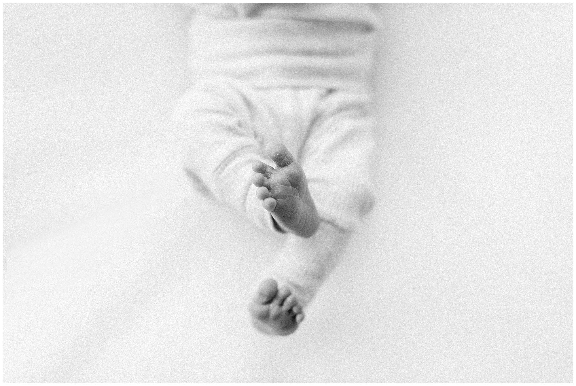 black-and-white-newborn.jpg