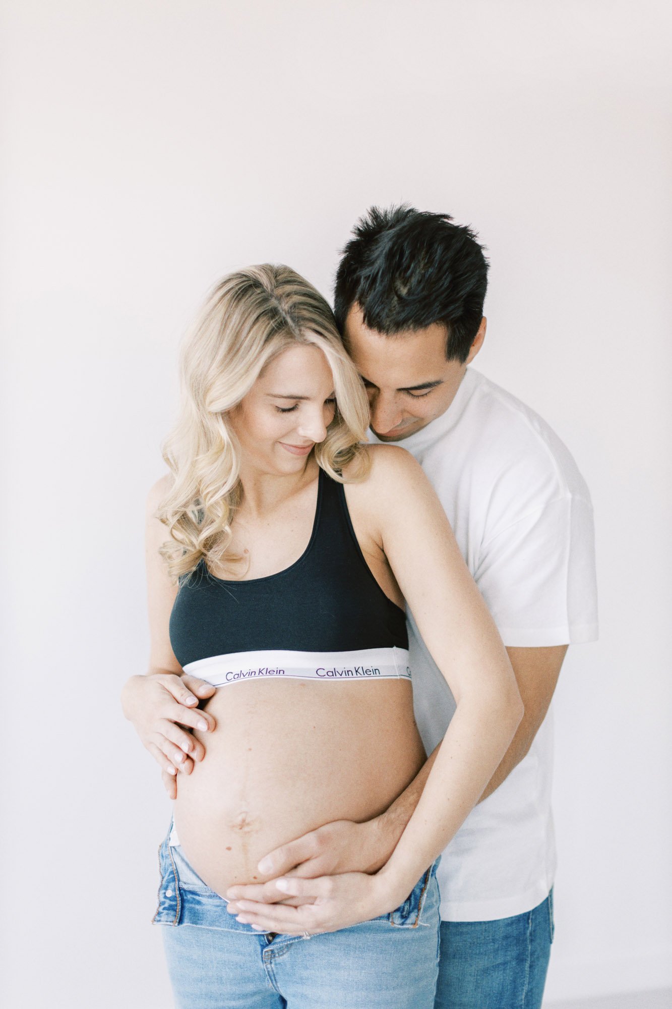 adorable-pregnant-couple.jpg