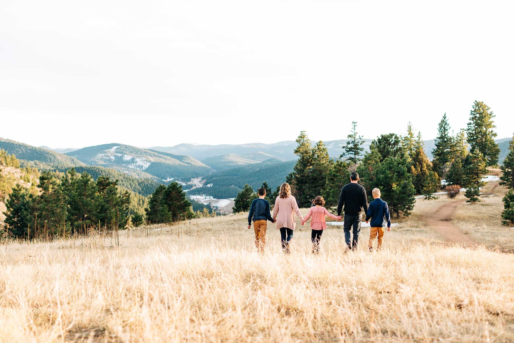 family-of-five-mountain-field.jpg