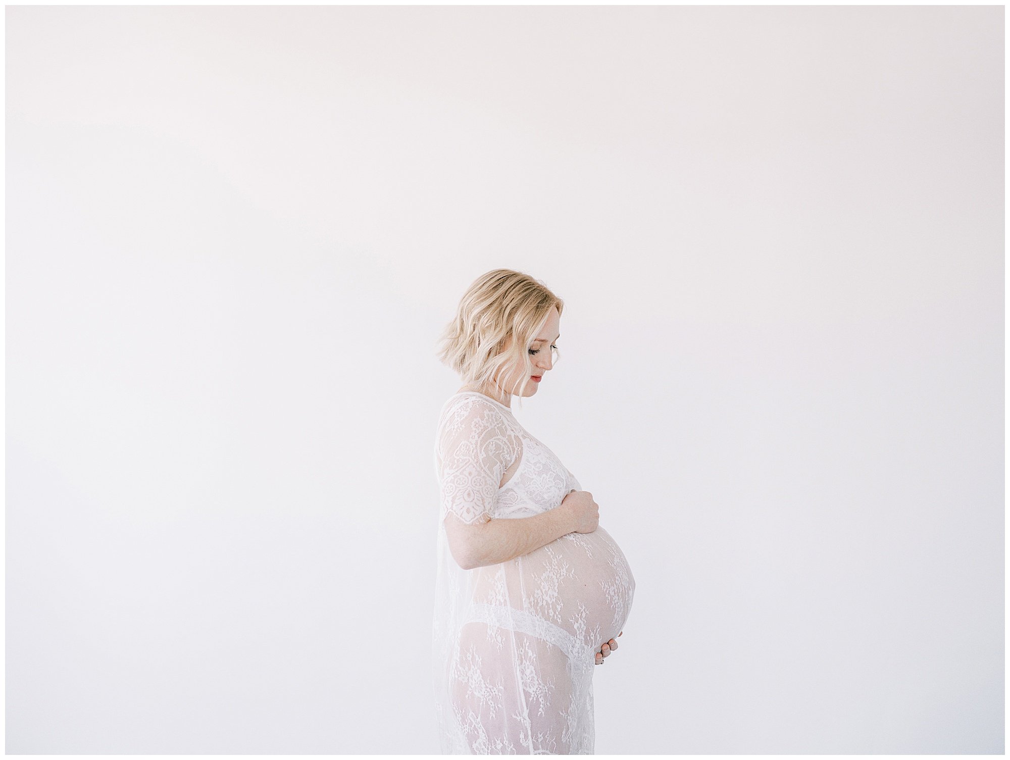 studio-maternity-portraits.jpg