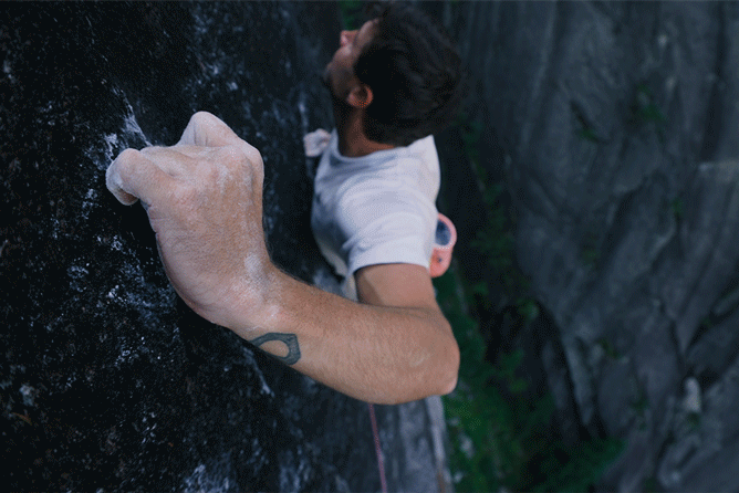 Jordan_Climbing1.gif
