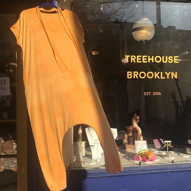 Custom-dyed @bigfunthing Romper dancing in this sunny breezy day. What color do you want to rock this spring?😎🌝🥰 #springstyle #romperseason #bigfunthing #handdyed #modal #sustainablefashion #shoplocal #brooklyn #treehousebrooklyn