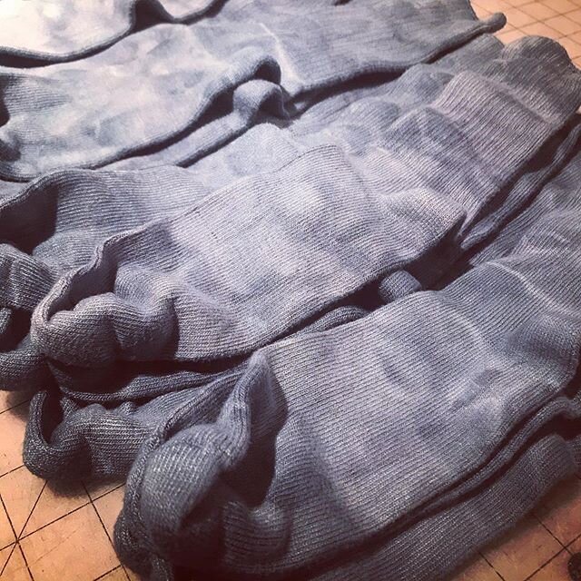 More hand dyed bamboo sock goodness!!! Restocked- perfect to wear in this new moon in pisces 💙🌚🌊 @bigfunthing #bamboo #socksfetish #shibori #handdyed #shoplocal #brooklynstyle #treehousebrooklyn