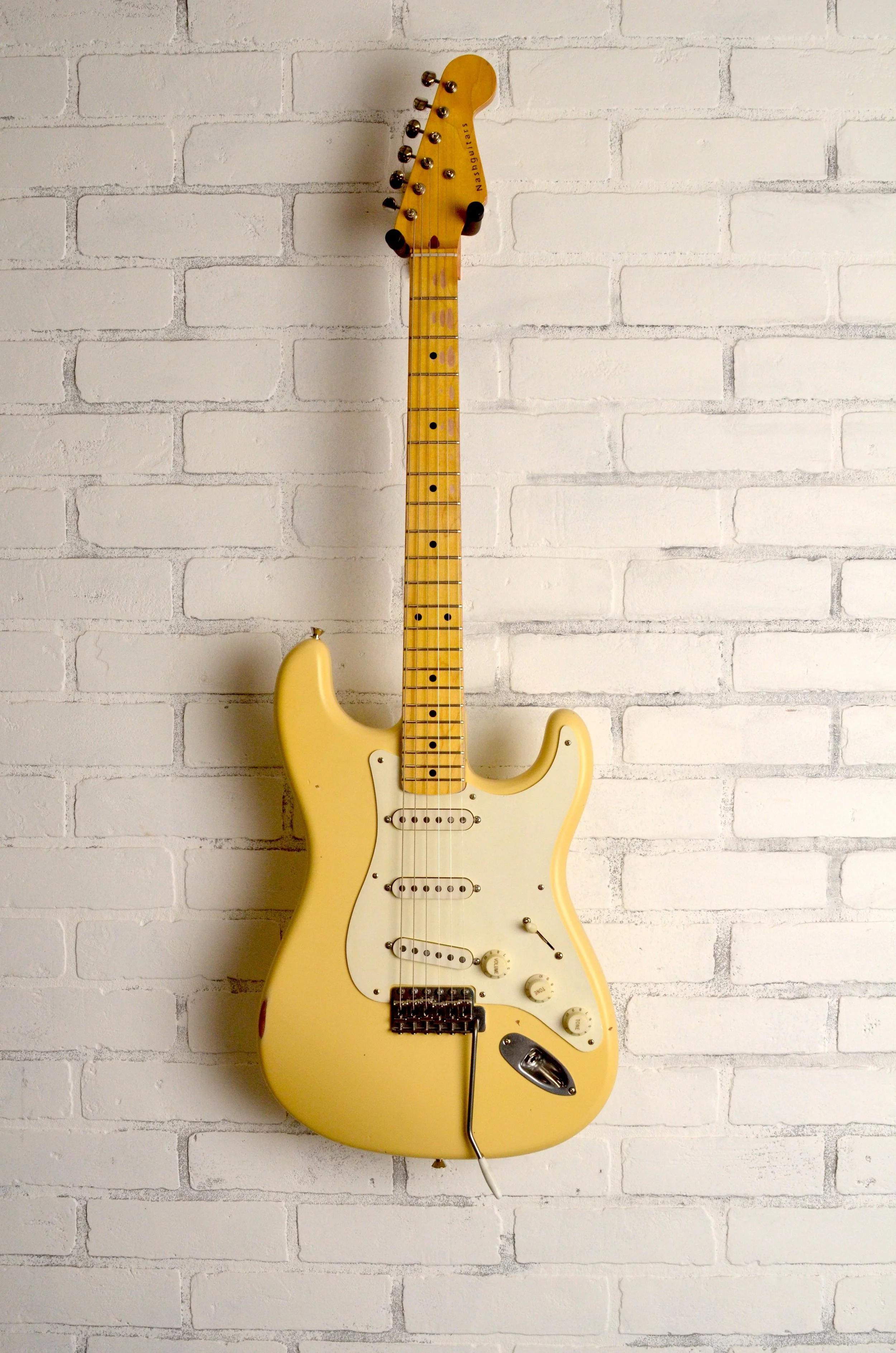 NG-6588 S57 Vintage White