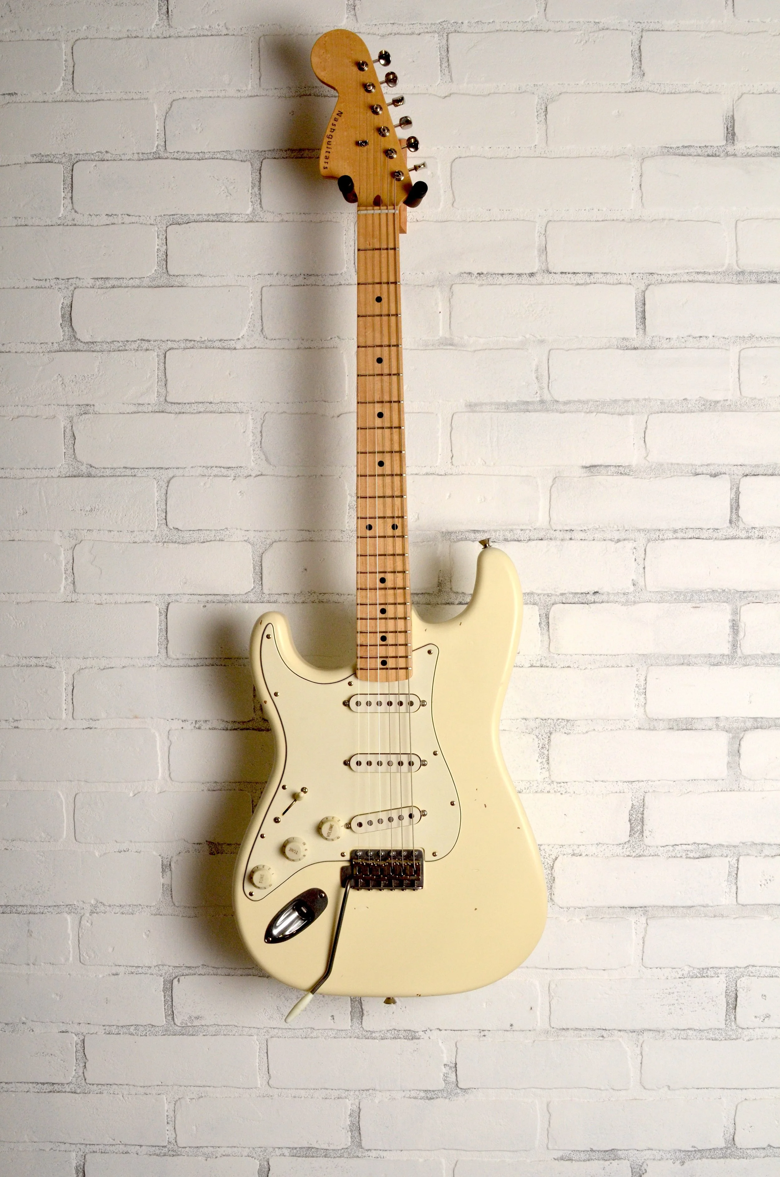 NG-6662 S67 LH Oly White