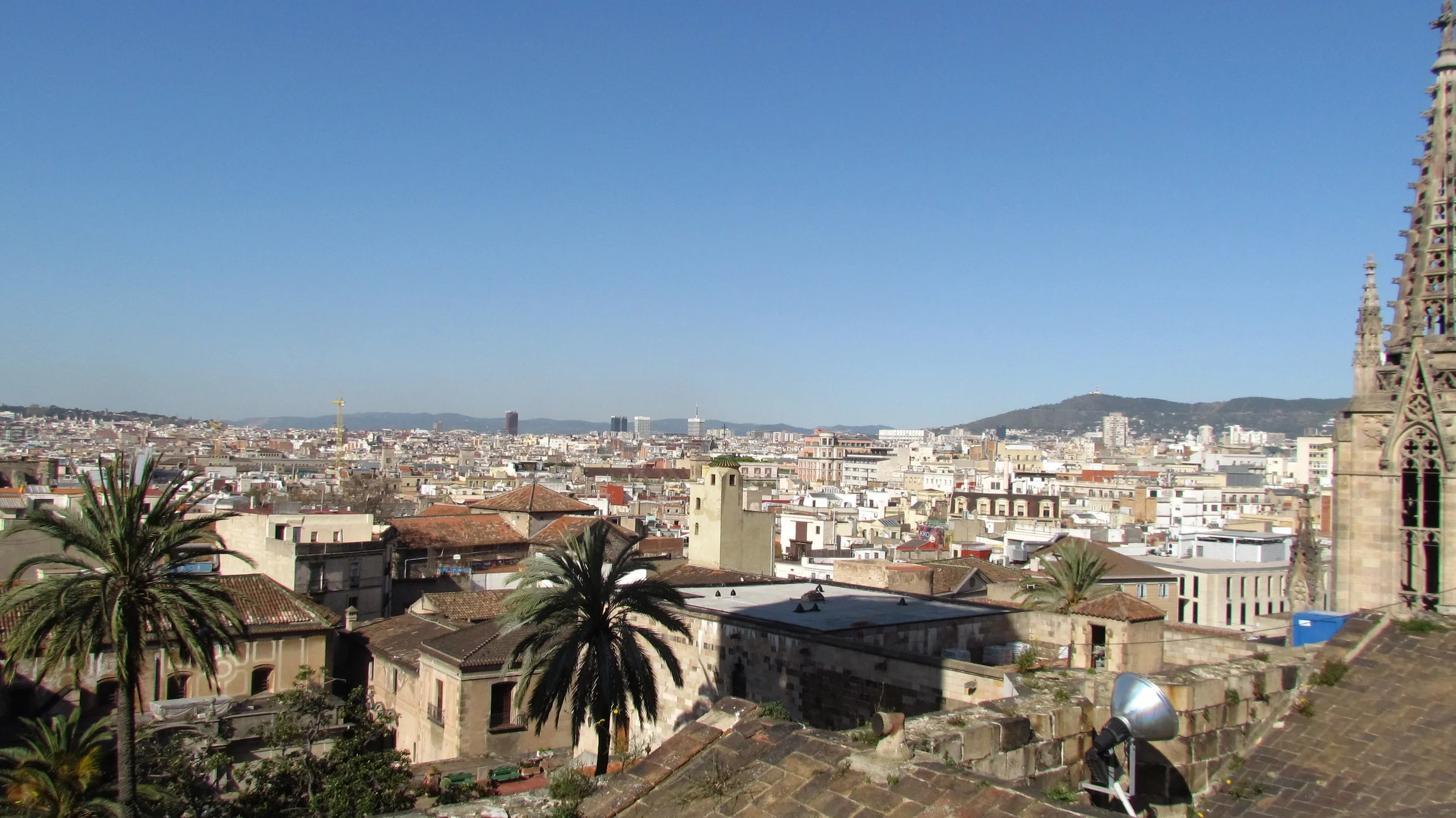 Petite and Solo in Barcelona
