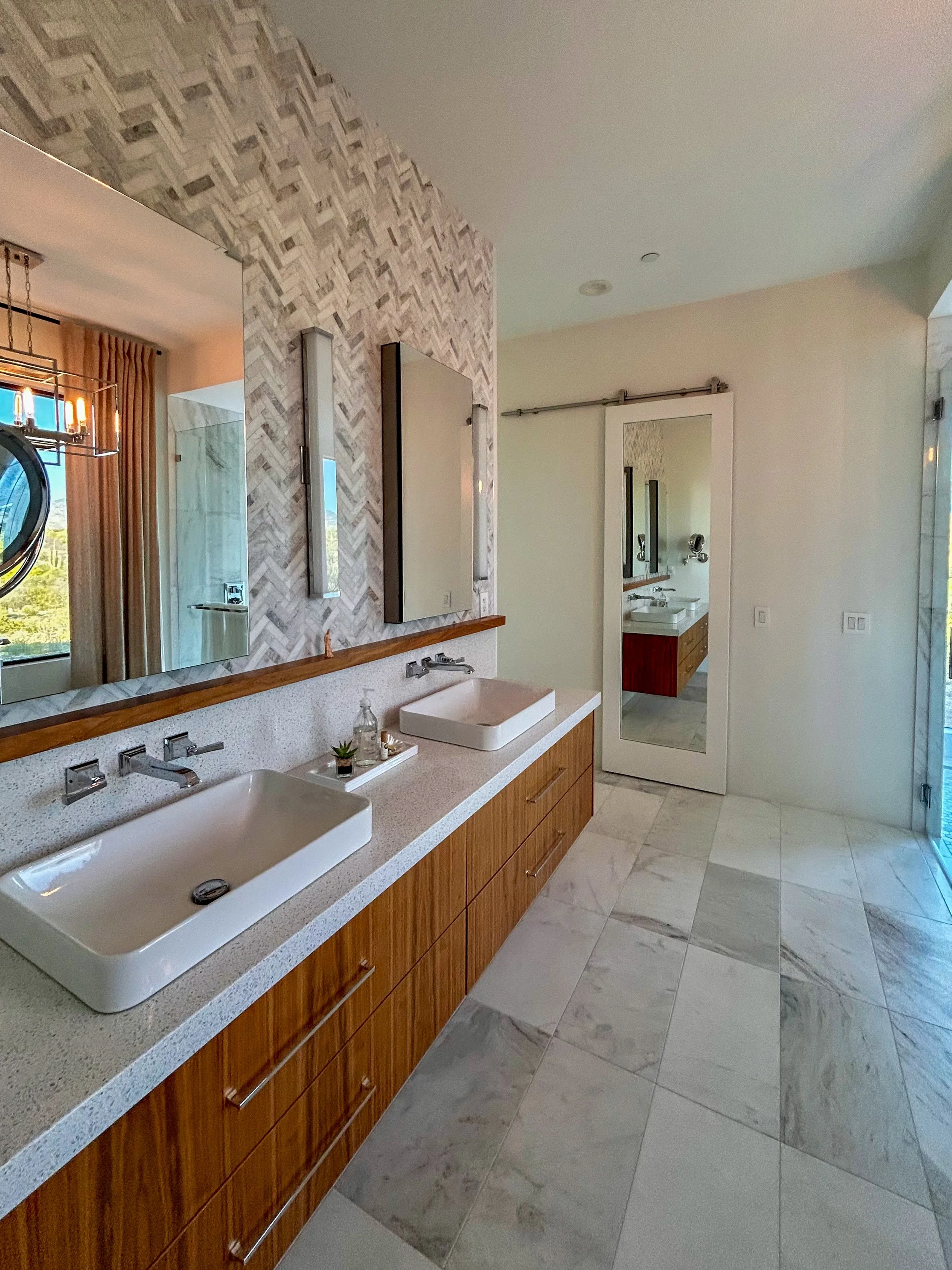 lmidxdr_primary_sink vanity 2.JPG