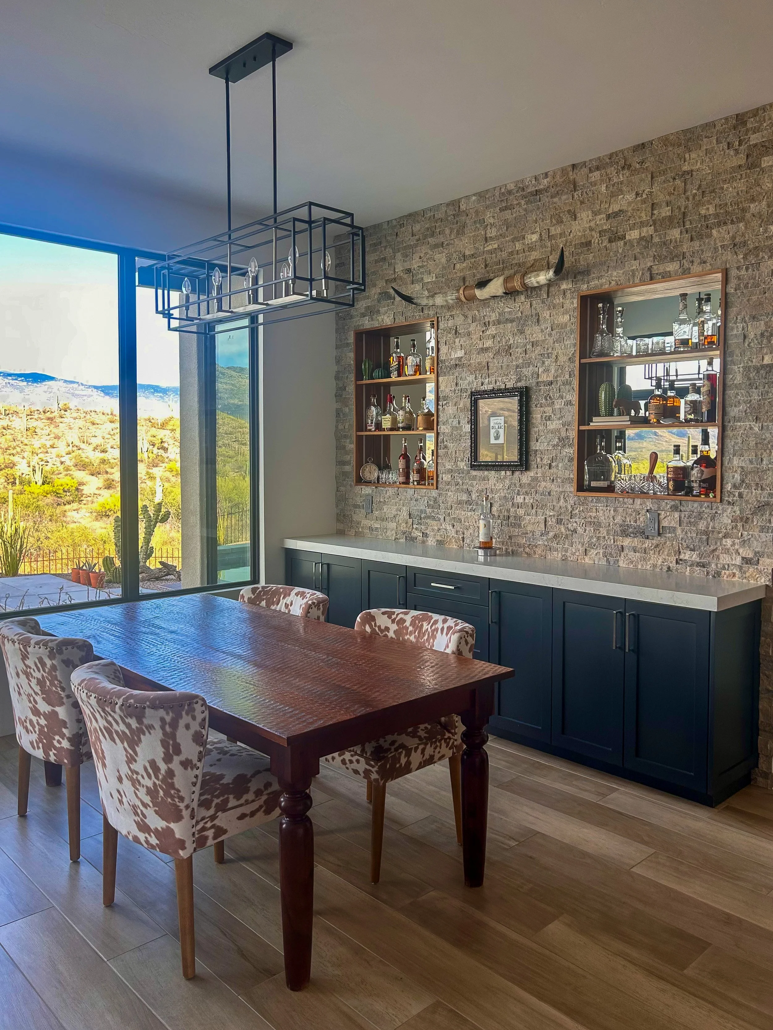 lmidxdr_kitchen & dining bar.JPG