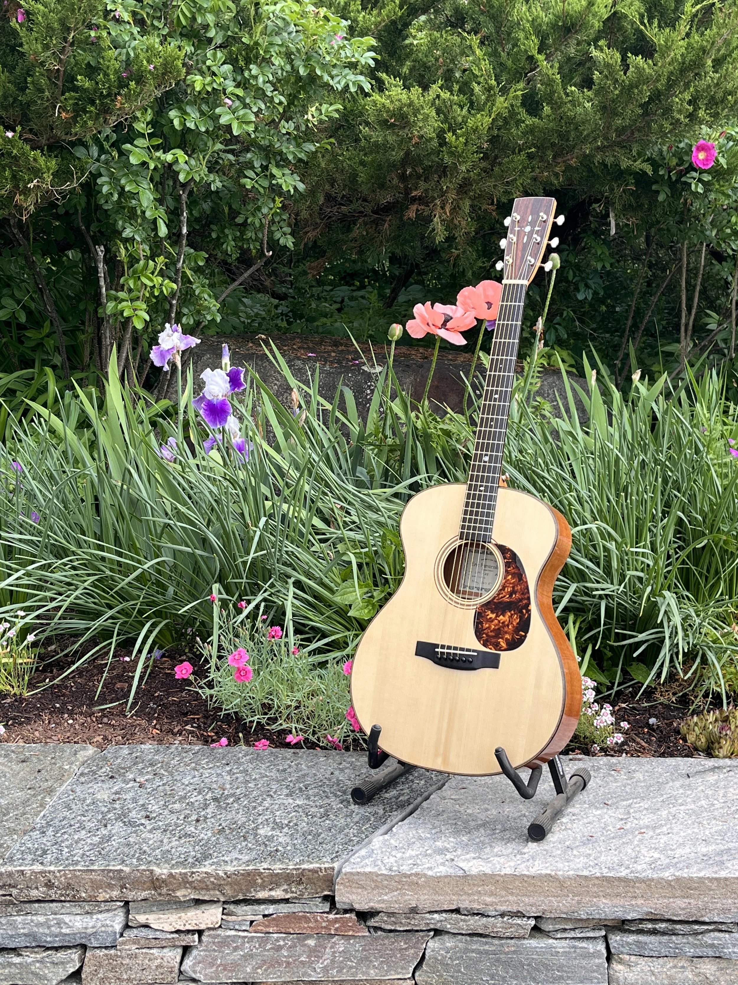 Recently completed OM size with red spruce, mahogany and K&K pure mini pickup