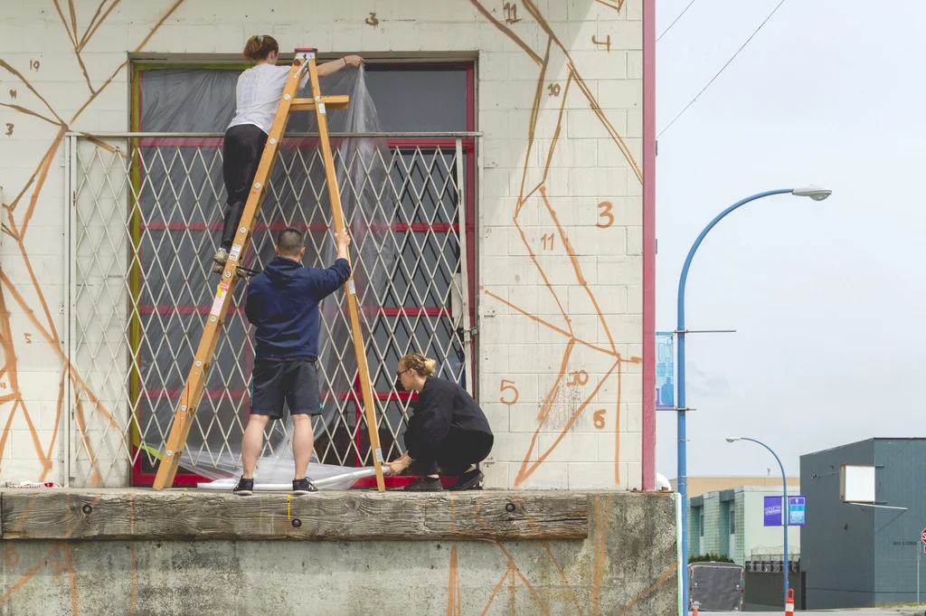 Grad 19 students prepping the site.