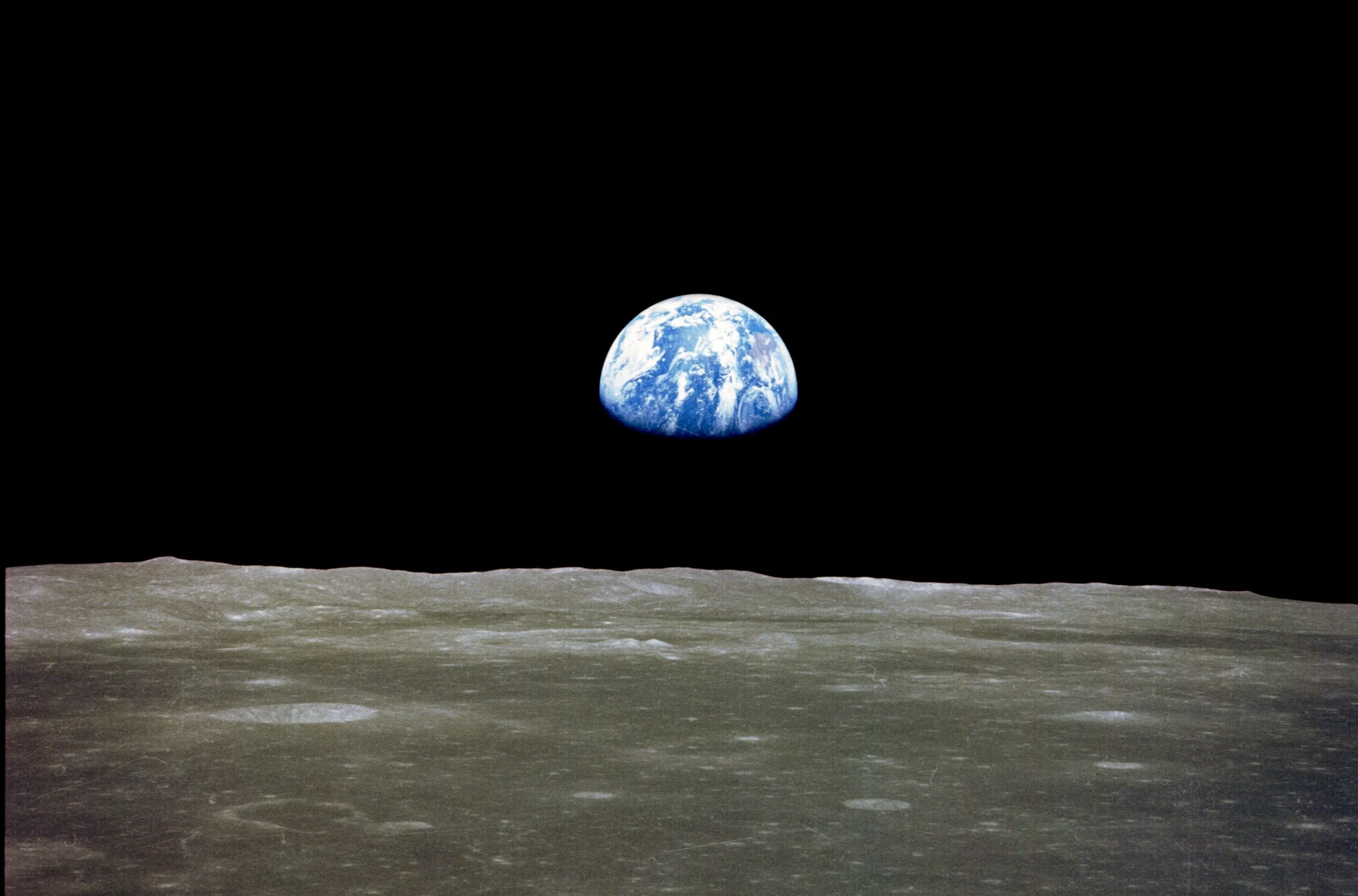Apollo 11 earthrise .jpg