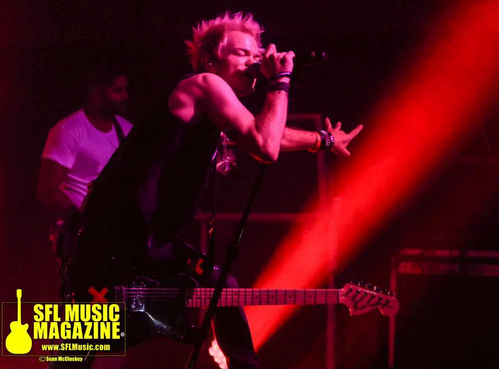 Sum 41 - October 7, 2016 (76).jpg