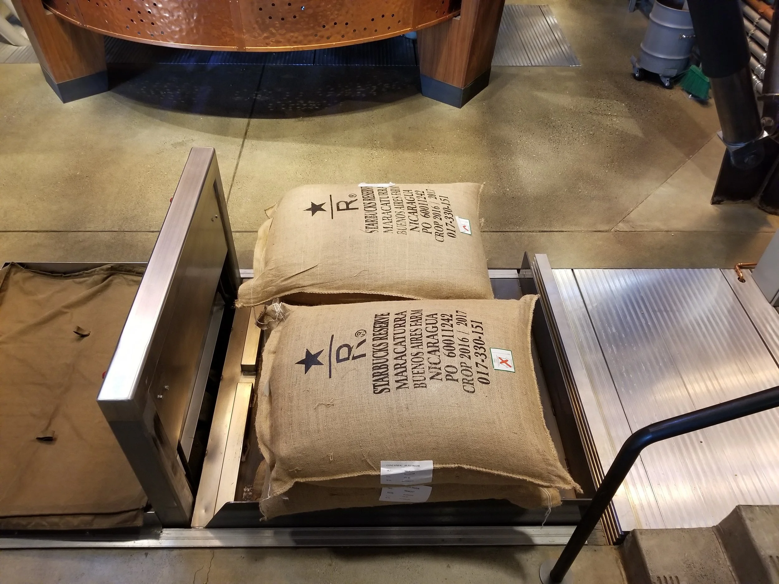 20171015_141406(0) Nicaragua Maracaturra burlap coffee sacks.jpg