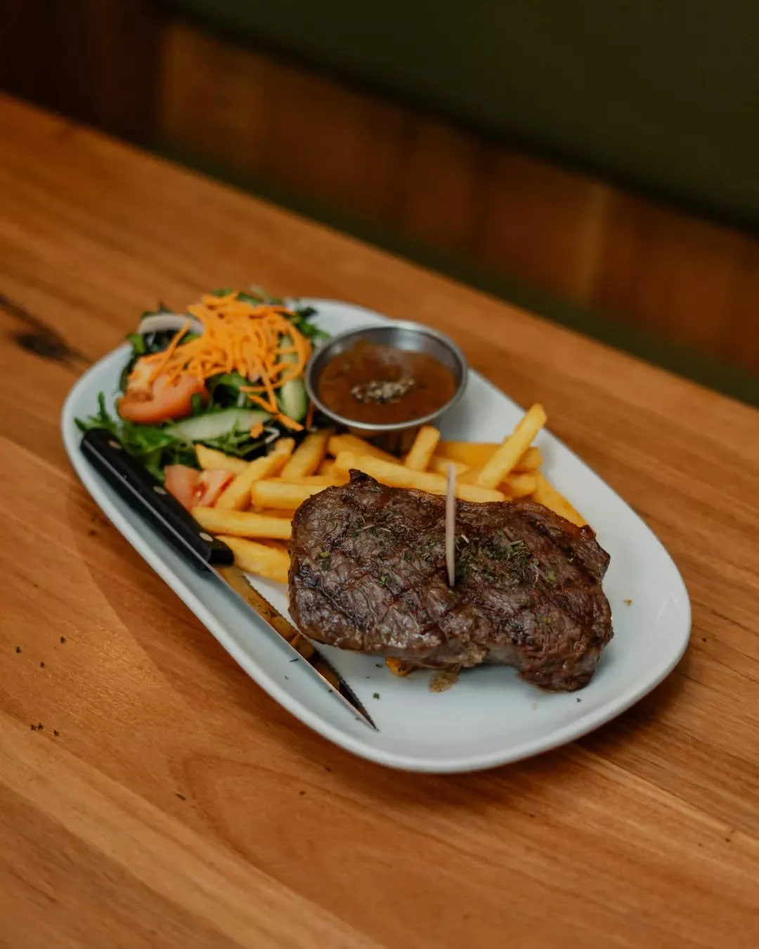 Nothing beats steak night!&nbsp;Every Thursday grab a 250g Porterhouse for $25 with chips, salad &amp; sauce and upgrade with garlic prawns if you&rsquo;re feeling extra&nbsp;✨

For bookings at the Rose head to the link in our bio.