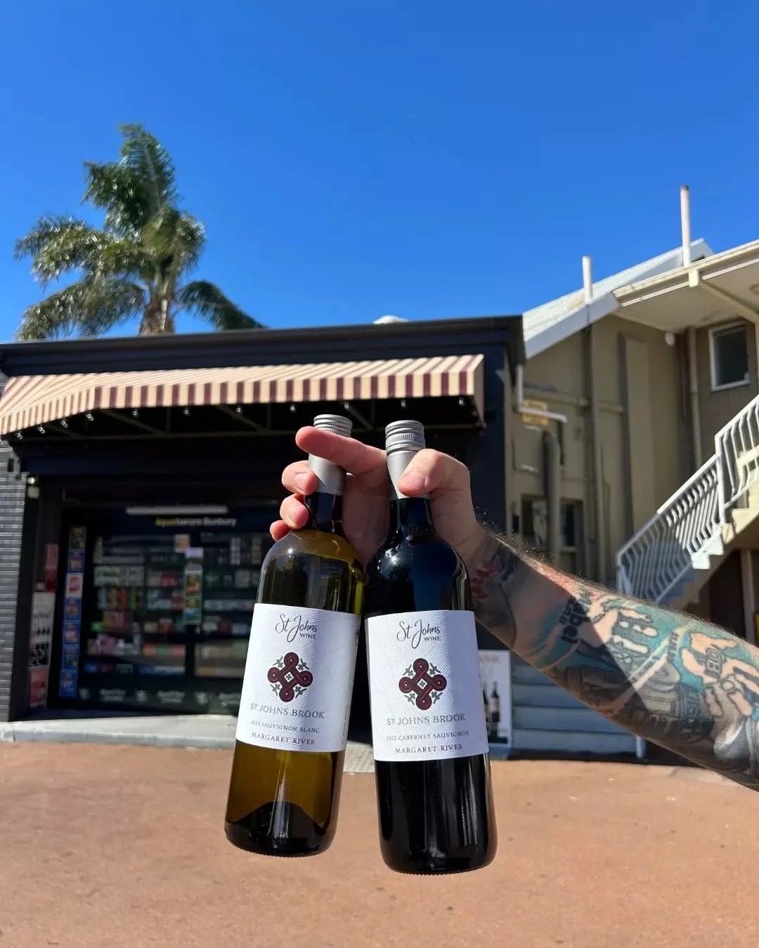 Tasting time at Bunbury Liquor Barons! 🍷

Join us tomorrw, 3pm - 5:30pm as we&rsquo;re pouring the St John&rsquo;s Brook range. Buy any 2 bottles, and you&rsquo;ll go in the draw to win a 3L magnum of Shiraz.

Pop in for a sip (or two) and let the w