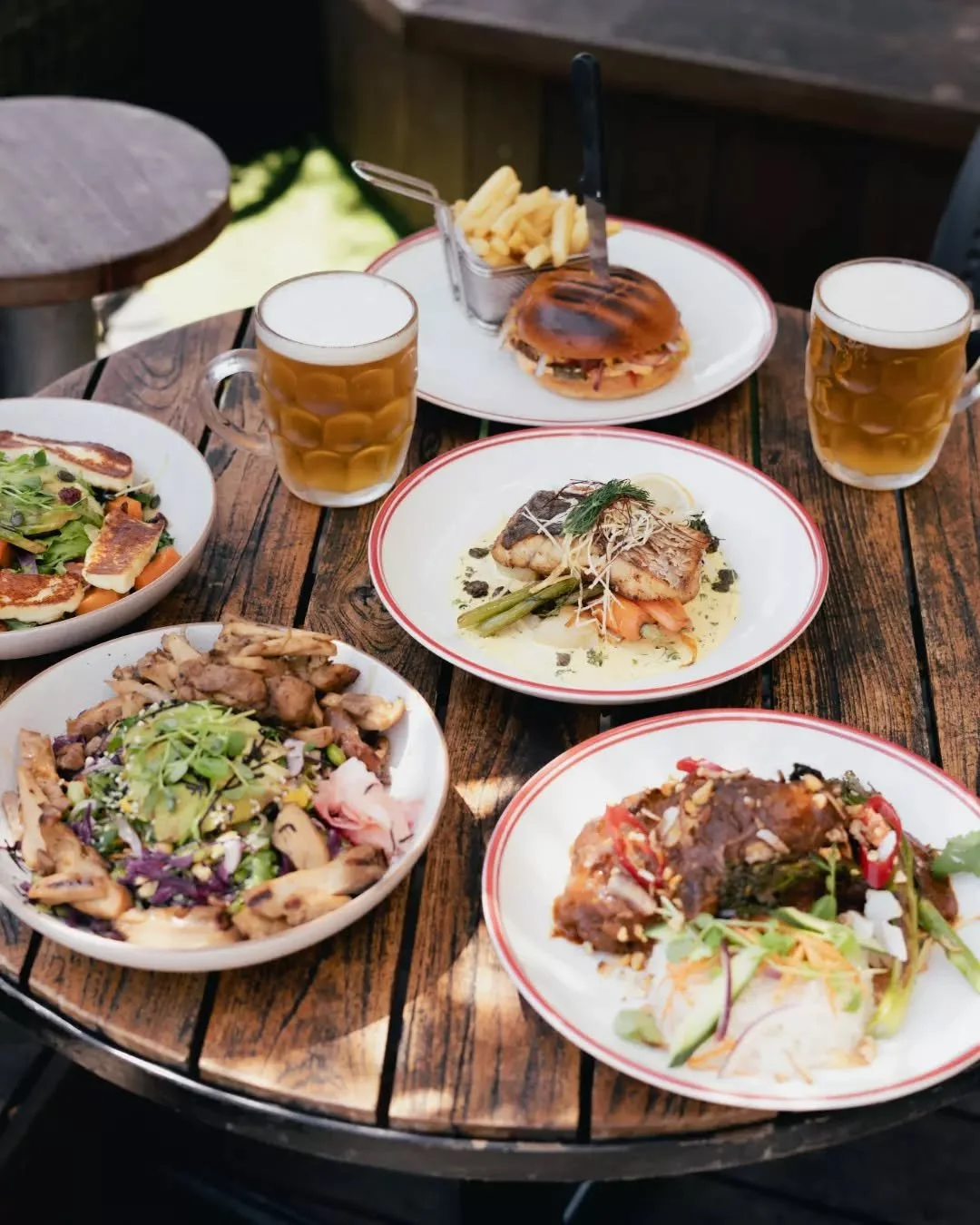 New menu items have landed at the Rose, and they&rsquo;re already crowd favourites 👀 

Fresh flavours, pub classics done right, and something for everyone at the table. Come in and try them this week!