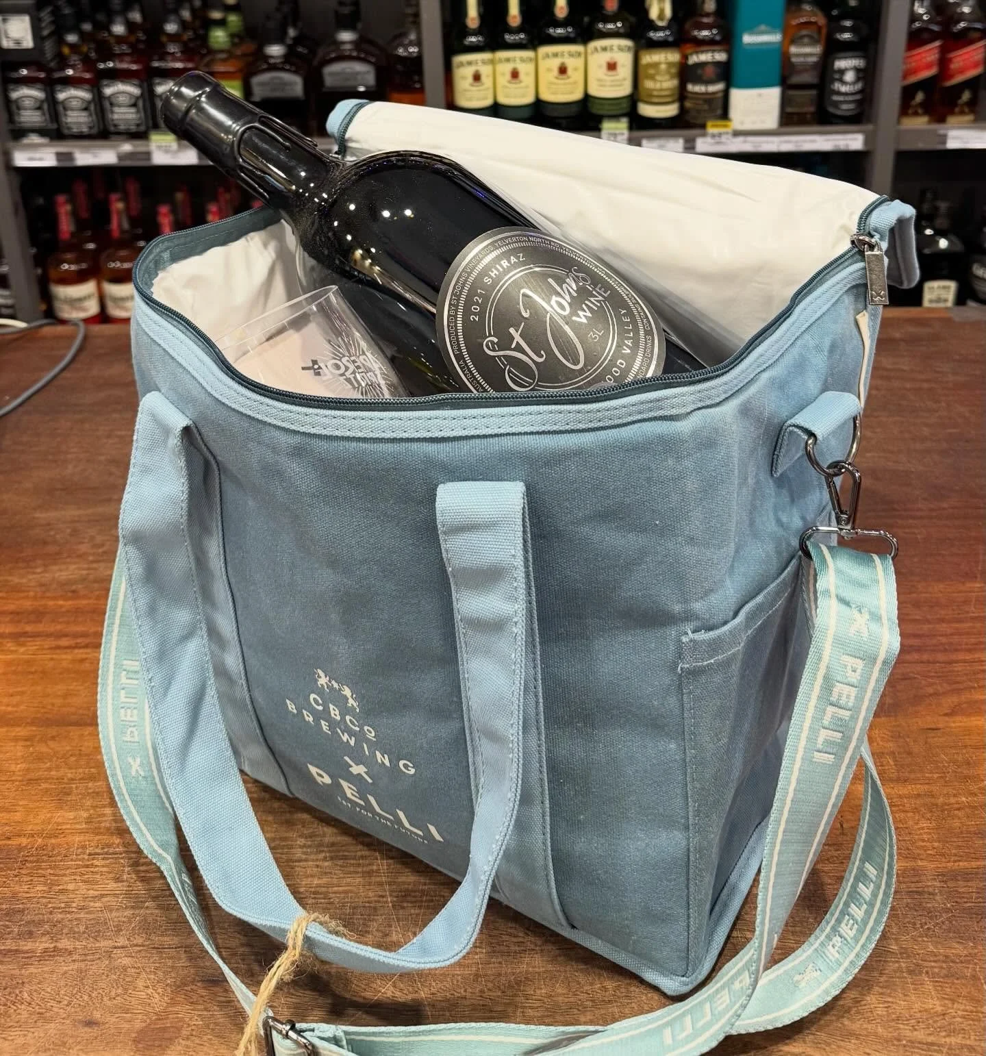 IT'S PROMO TIME, and we prepared something special for Mother's day 🤱💝

A beautiful Pelli picnic thermal bag, with everything you need for a very special moment with the person that brought you to this world🥹

Spend $50 in store and you're in! Tha