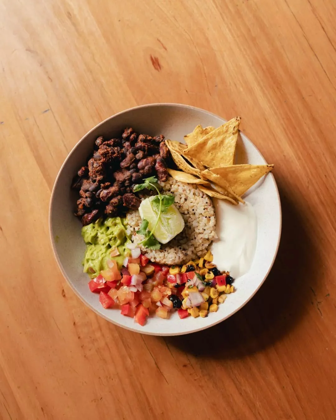 The Rose burrito bowl, a classic for good reason ✨

Kick off your week the delicious way, come see us and grab your go-to bowl!