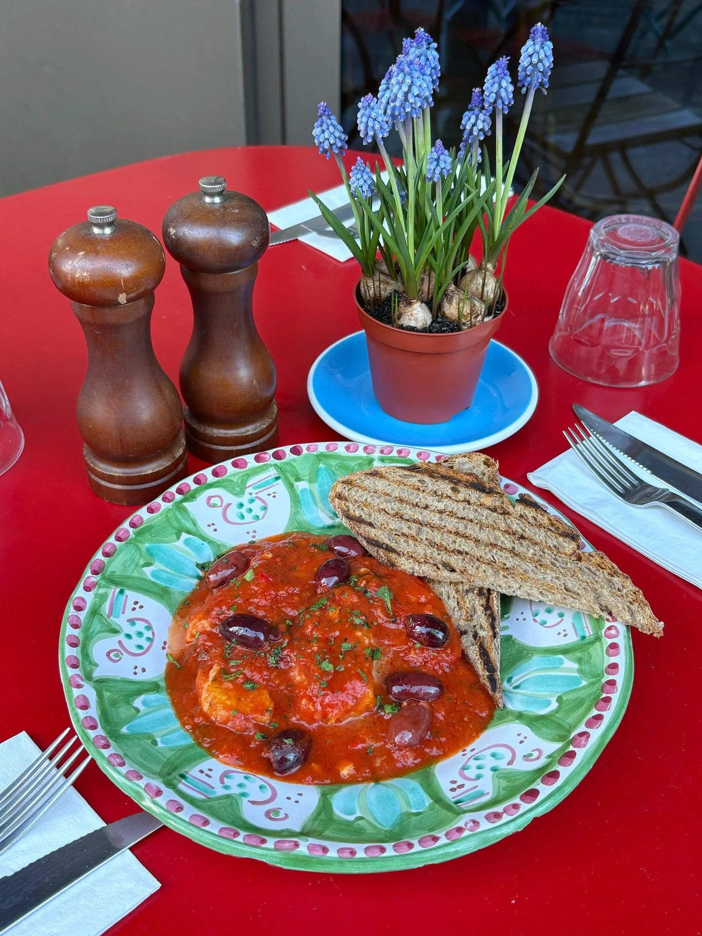 Tuscany on a plate 🐟🍅

As we move towards the end of our Tuscany regional week, we&rsquo;re celebrating the wonderful dish of Baccal&agrave; alla Livornese. 

Tender salted cod simmered in a rich tomato sauce with olives - rustic, bold &amp; perfec