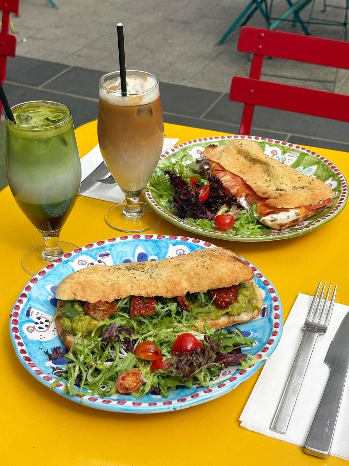 Have you tried our new lunchtime sandwiches? 🥙
Homemade panuozzo, filled with your choice of:
🌿 Avocado, rocket &amp; sundried tomato
🌶️ Spicy salami &amp; burrata
Served with a side salad.
Available 12-4pm Monday-Friday 
#canadawater #selondon #l