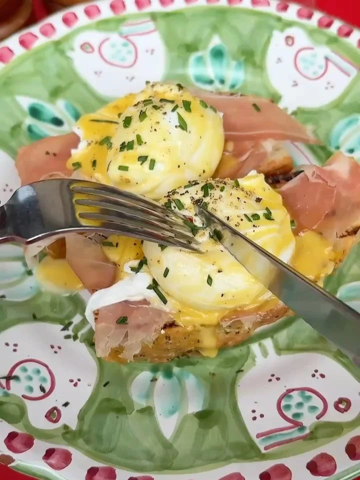 We take brunch very seriously at Canada Water Cafe 🍳

Swipe to see some of our favourite all-day breakfast dishes ➡️

Pop in for a slow Sunday, perfect poached eggs &amp; fresh coffee.

#canadawater #se16 #brunchlondon #breakfastlondon #alldaybreakf