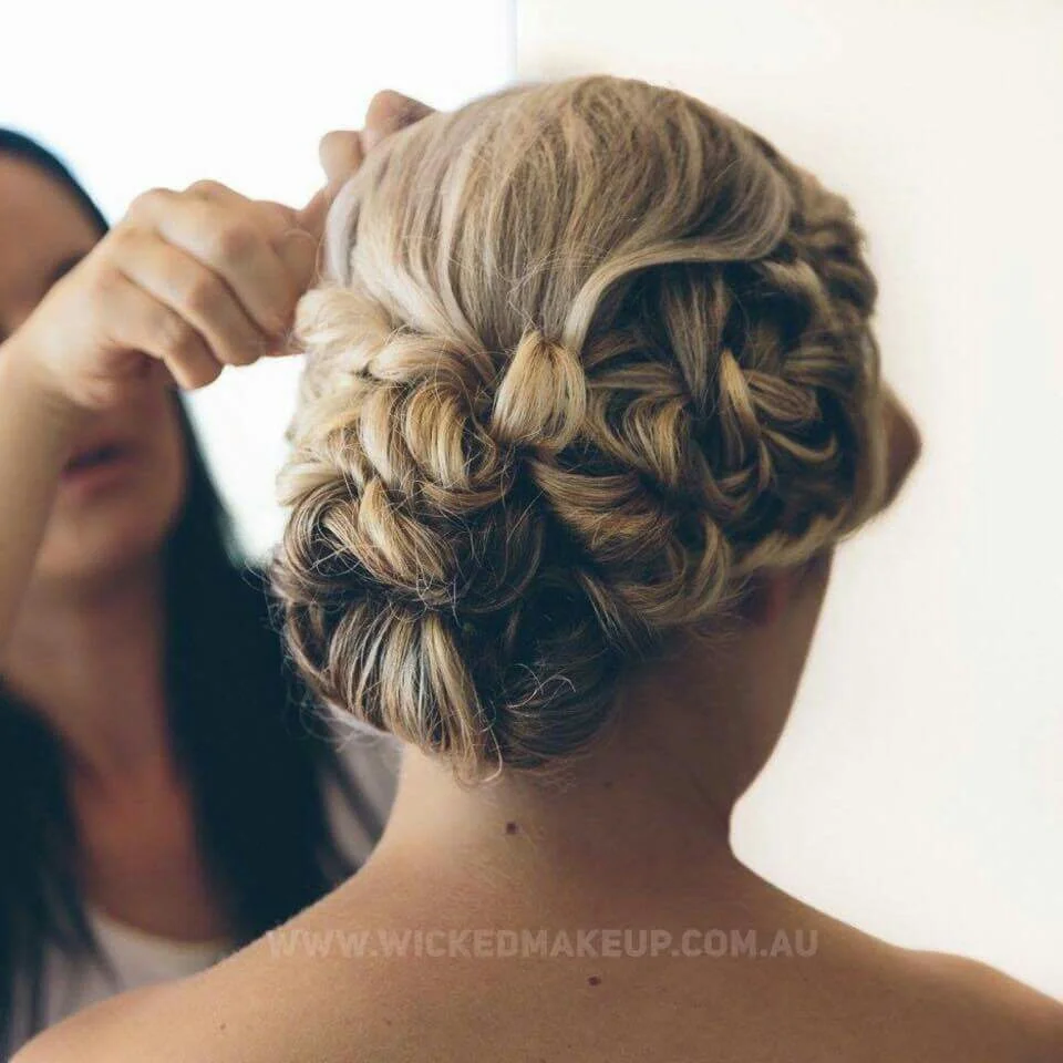 PLEASE NOTE THIS PHOTO ABOVE IS NOT A PHOTO OF MY MAKEUP - ITS JACLYNS HAIR STYLES ONLY 