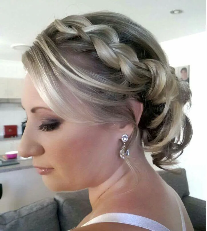 PLEASE NOTE THIS PHOTO ABOVE IS NOT A PHOTO OF MY MAKEUP - ITS JACLYNS HAIR STYLES ONLY