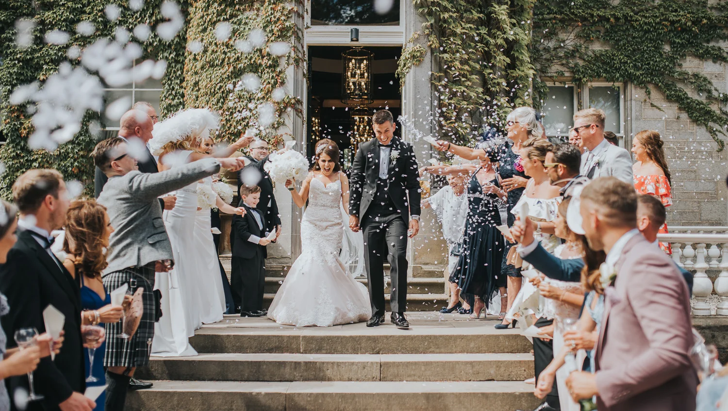 Carlowrie Castle Wedding confetti 3