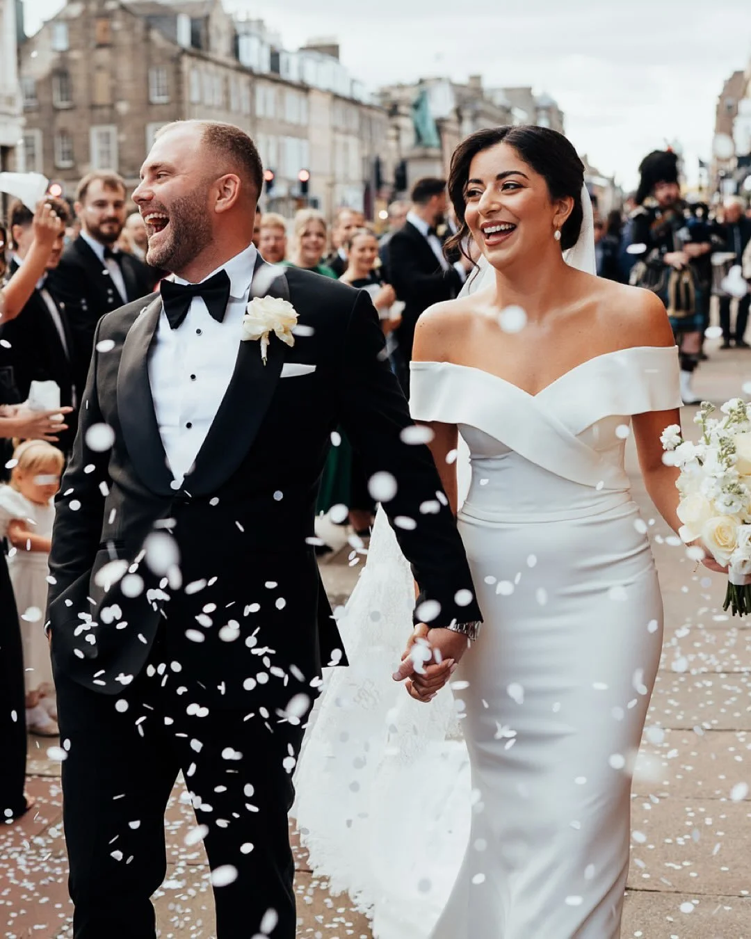 25 &bull; 10 &bull; 2025
Edinburgh, Scotland 🖤🤍

So happy to be posting Shakira and Cameron&rsquo;s epic wedding at the George Hotel in Edinburgh! 🏰

Bridal prep was lovely and chilled, while the boys headed to The Boston to catch the start of the