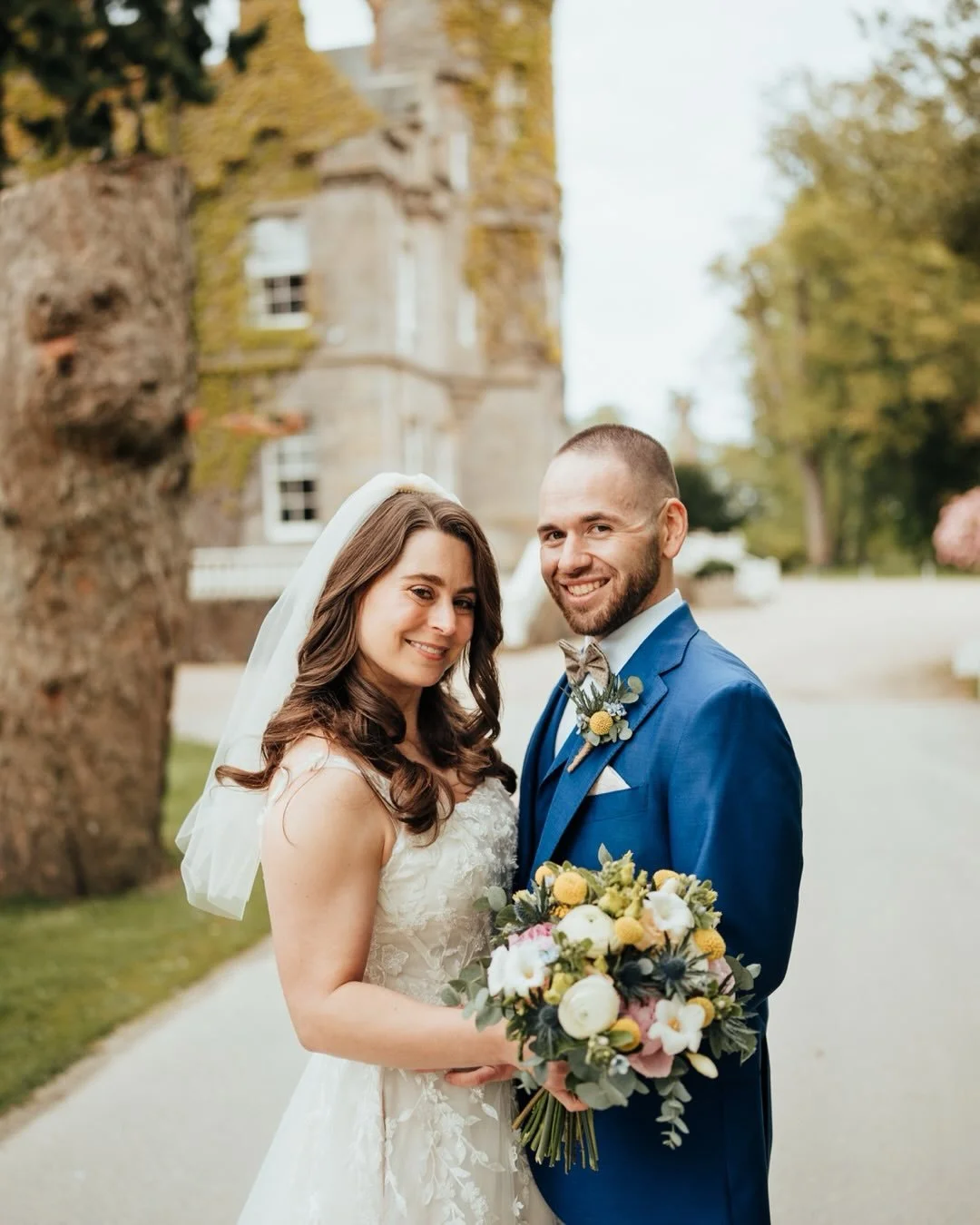 A Scottish Fairytale Come True 🏰✨
From Harrisburg, Pennsylvania, to stunning Carlowrie &mdash;Sydney and Thomas&rsquo;s dream of a Scottish castle wedding became a breathtaking reality last week!
There is something truly magical about an intimate ga