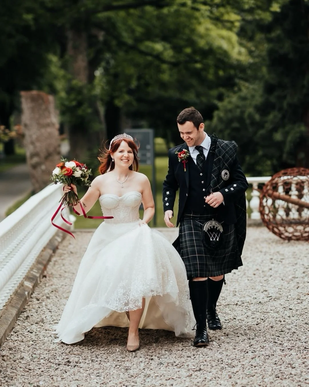 A fairytale setting for a truly magical couple. ✨ Snezhanna and Rowan tied the knot at the breathtaking Carlowrie Castle, surrounded by rich jewel tones, their closest family and friends, and so much love. From their meaningful hand-fasting ceremony 
