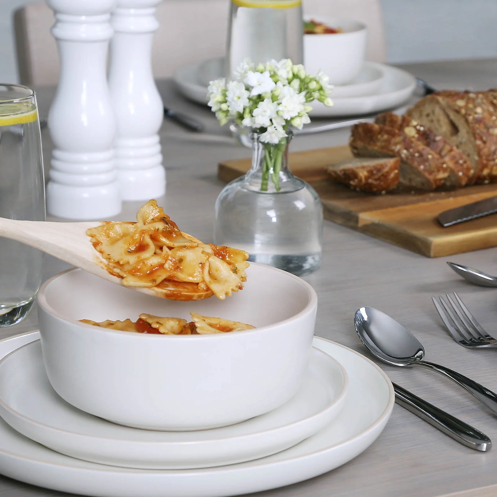 Lifestyle_Video_KP_Tablescape_Cream.jpg