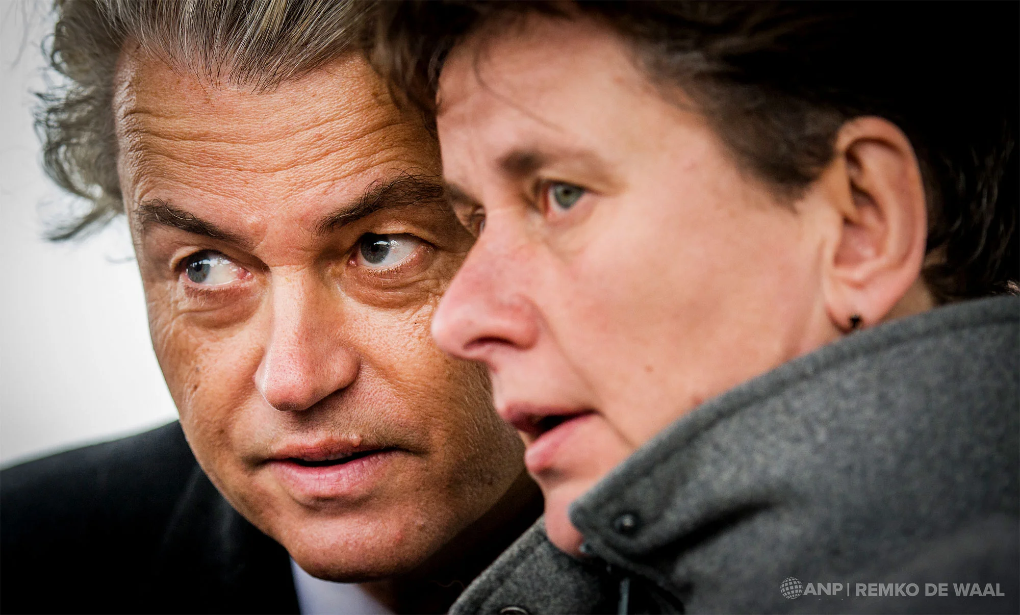 PVV-leider Geert Wilders en fractievoorzitter in de Eerste Kamer Marjolein Faber tijdens een bezoek aan een visserschip in Volendam.