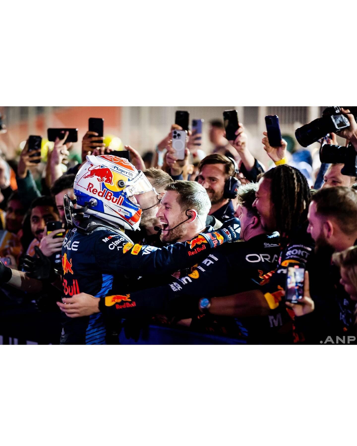 🏆 Max Verstappen wint de Grand Prix van Bahrein! #anpfoto #atwork #f1 #maxverstappen #bahrain #formula1 #P1 #sportsphotography #photography #2024 #workday Edit: @vanweelkoen 🙏