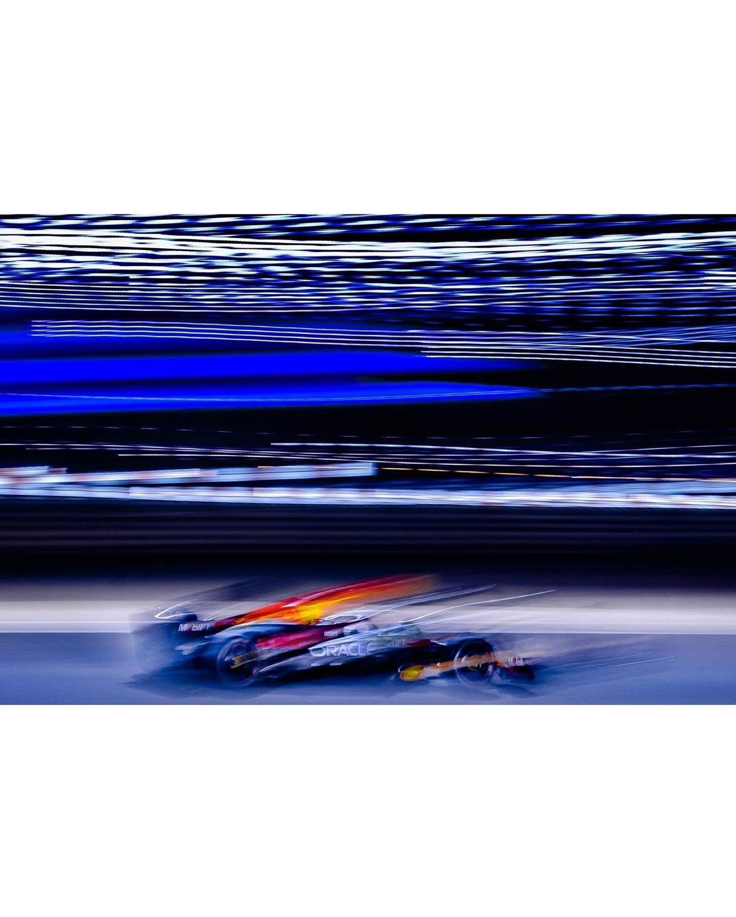 ⚡️⚡️ Max Verstappen @ 1/15e seconde #anpfoto #atwork #f1 #bahrain #canon #slowshutter #maxverstappen #formula1 #workday #grandprix #sakhirgp #2024