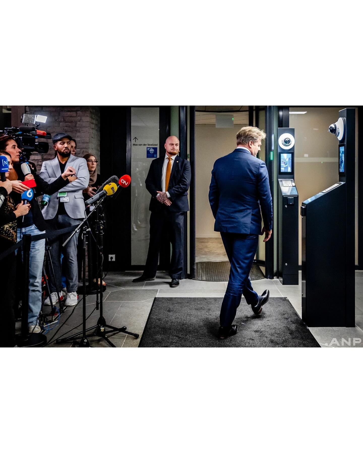 Een formatie van een nieuw kabinet, een vertrekkend fractievoorzitter en de verkiezing van een nieuwe voorzitter van de Tweede Kamer. Drukke weken in politiek Den Haag. #anpfoto #atwork #workdays #denhaag #canon #omtzigt #wilders #yesilgoz #vanderpla