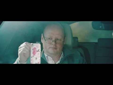 LÆG MOBILEN ... så er du lægger - kør bil, når du kører bil