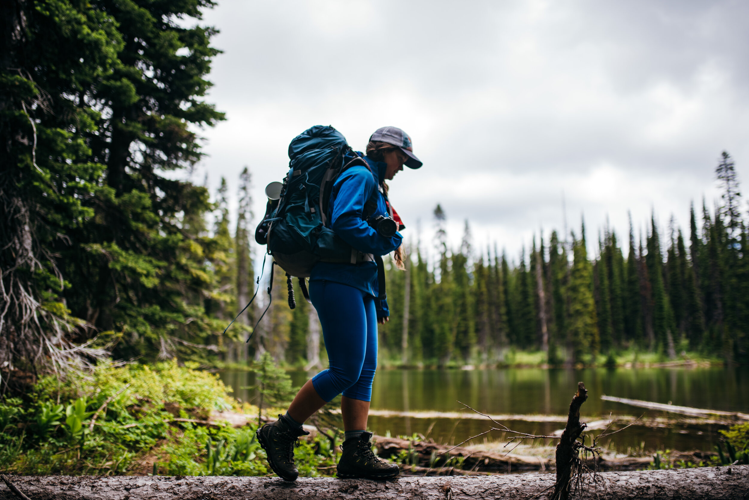  Holly! The Hiker Story ft. this downed tree &amp; a lake 