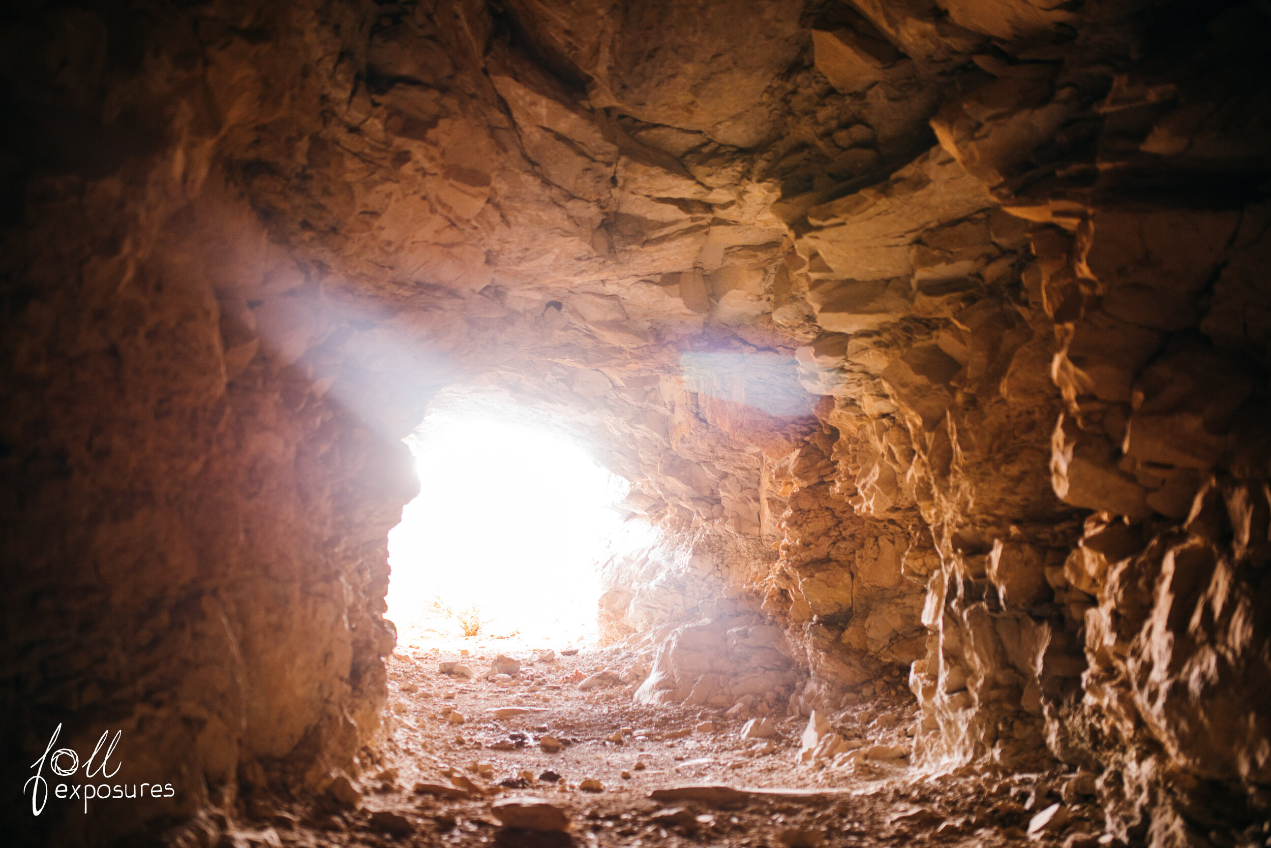  Once I aimed the camera directly at the entrance, all that light really illuminated the textures of the rock around it. 