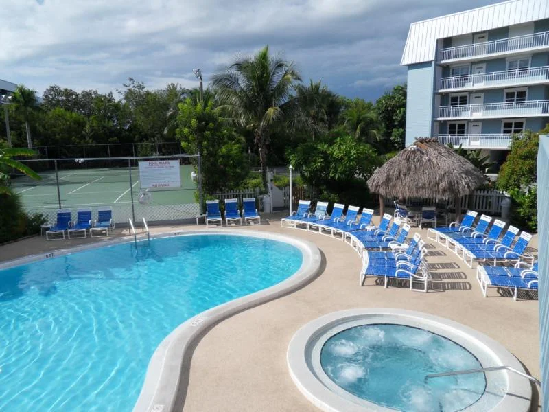 La Brisa Condos Pool and Hottub Pic2