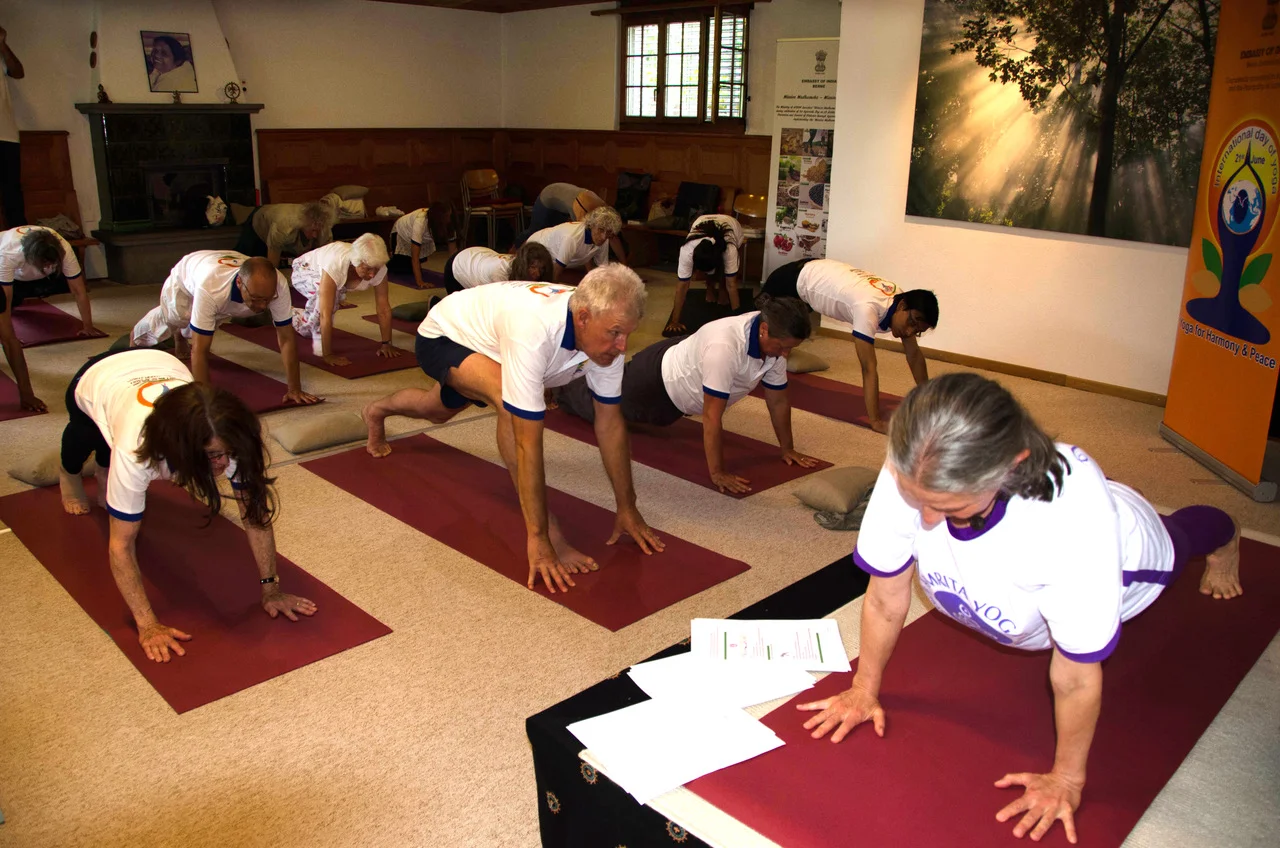 INTERNATIONALER TAG DES YOGA IN KOOPERATION MIT DER INDISCHEN BOTSCHAFT VON BERN