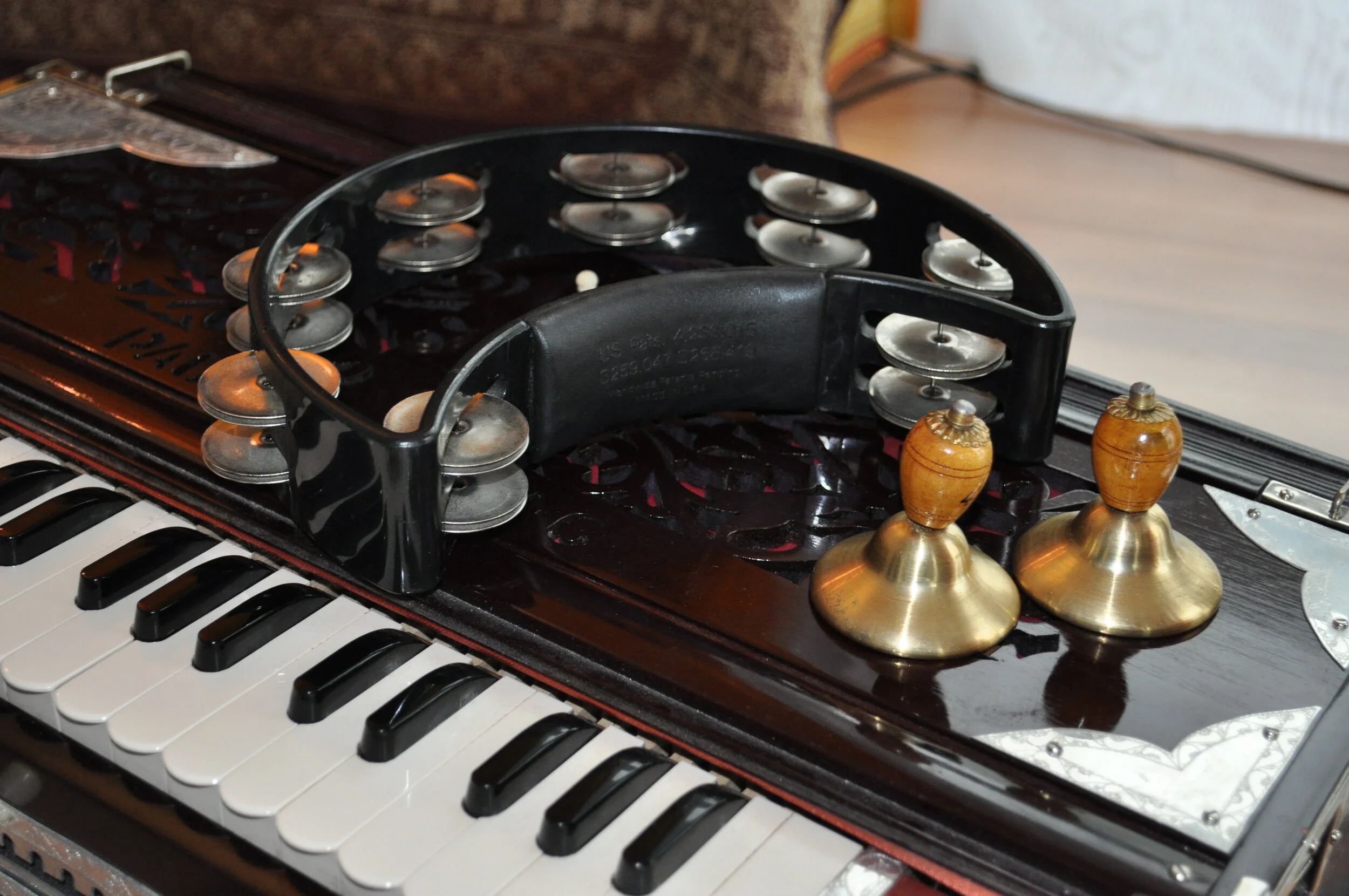 Einführung und Vertiefung in die Indische Musik mit Ragas und Bhajans.  Leitung Bijayashree Samal und Bruno Steffen