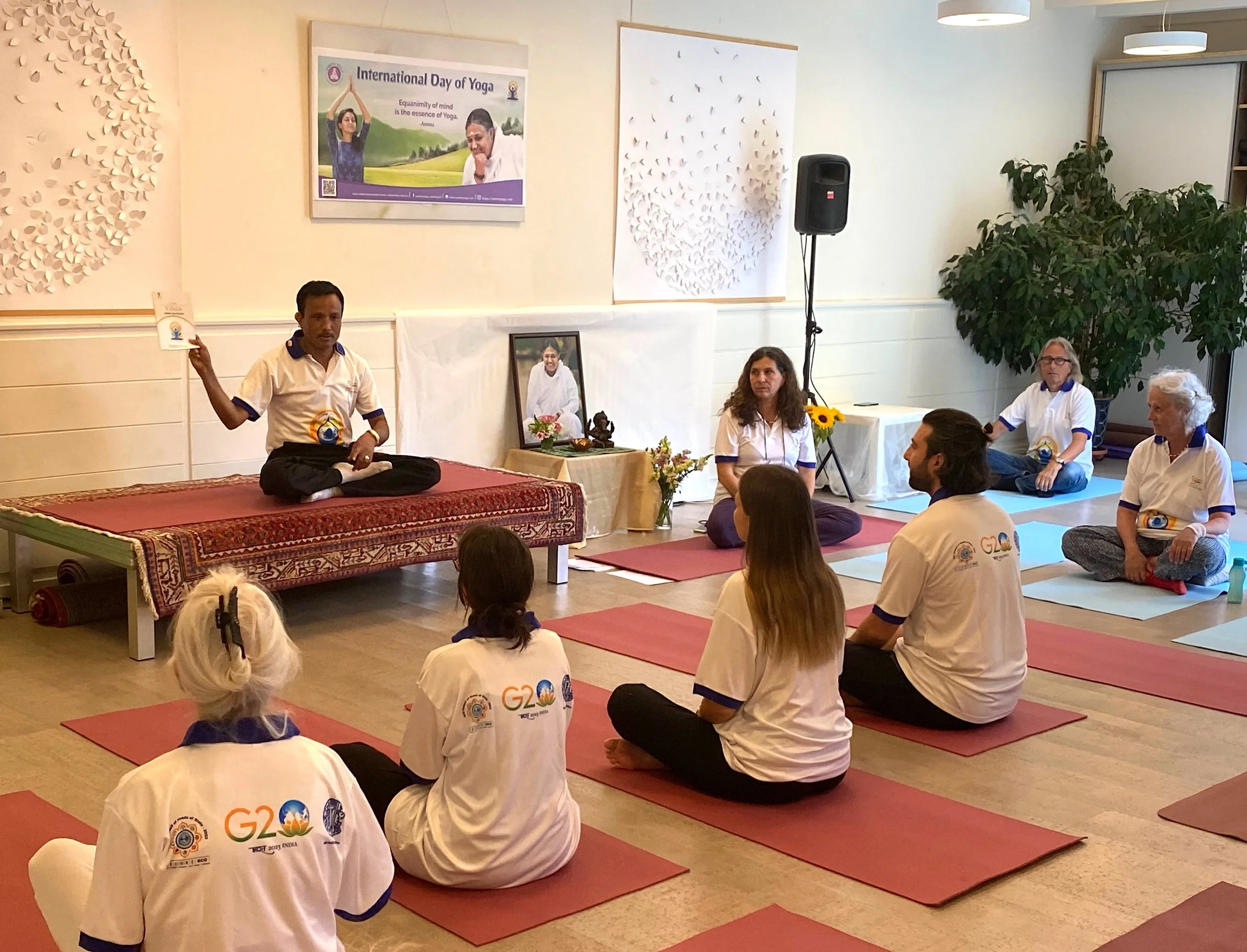 Fotogalerie: Internationaler Tag des Yoga im MA Center am 02. Juli 2023